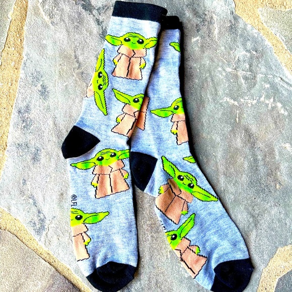 STAR WARS THE MANDALORIAN Men’s  Socks ‘WHERE I GO HE GOES’-BABY YODA - Picture 1 of 1